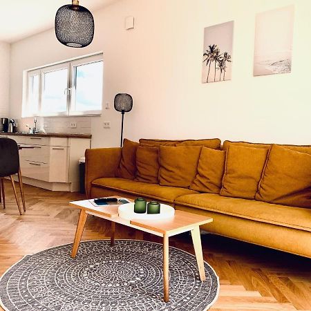 Modernes Apartment Am See Mit Terrasse 大雷申 外观 照片