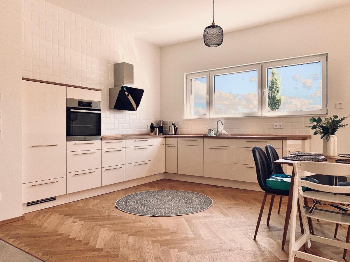Modernes Apartment Am See Mit Terrasse 大雷申 外观 照片