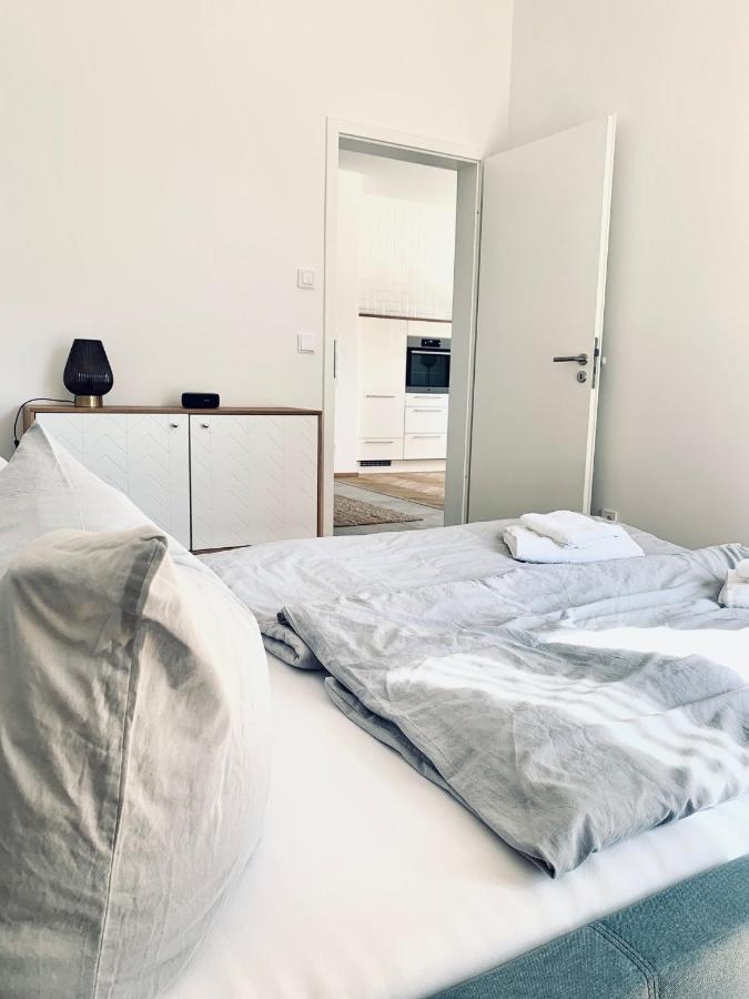 Modernes Apartment Am See Mit Terrasse 大雷申 外观 照片