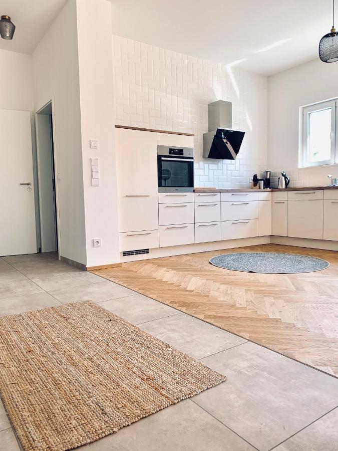 Modernes Apartment Am See Mit Terrasse 大雷申 外观 照片