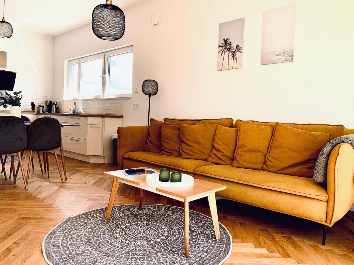 Modernes Apartment Am See Mit Terrasse 大雷申 外观 照片