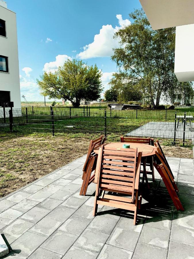 Modernes Apartment Am See Mit Terrasse 大雷申 外观 照片